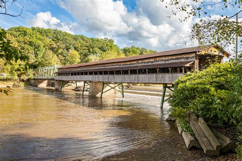 Best Places to Experience Ohio Fall Foliage - Minneopa Orchards