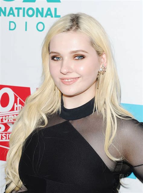 Abigail Breslin | Dublapédia | Fandom