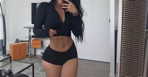 5 Hot Sexy Helin Kenzi Bikini Pics