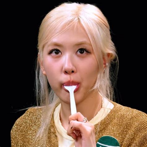 ROSÉ FOR HOT ONES Rose Rose and rosie Famous girls