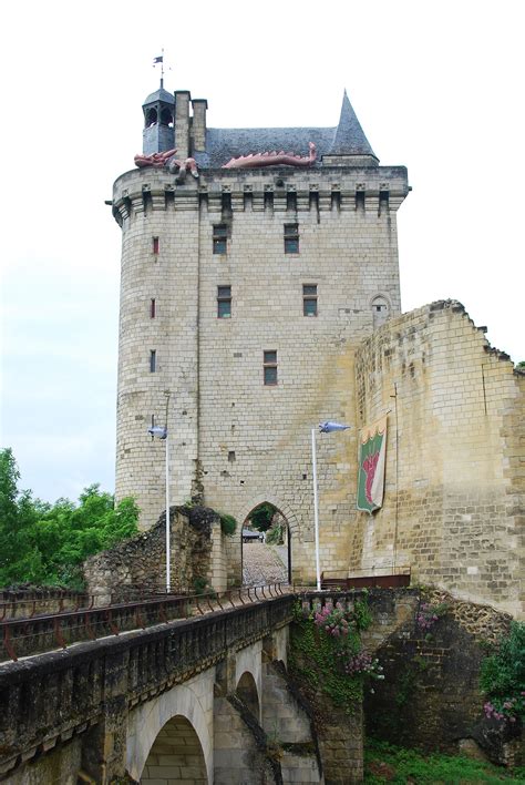 Great Castles - Château de Chinon