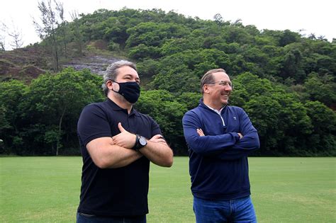 Anúncio do contrato final de John Textor o Botafogo só depois do