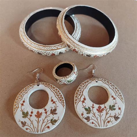 Beautiful Paper Mache Jewelry Set Gyawun