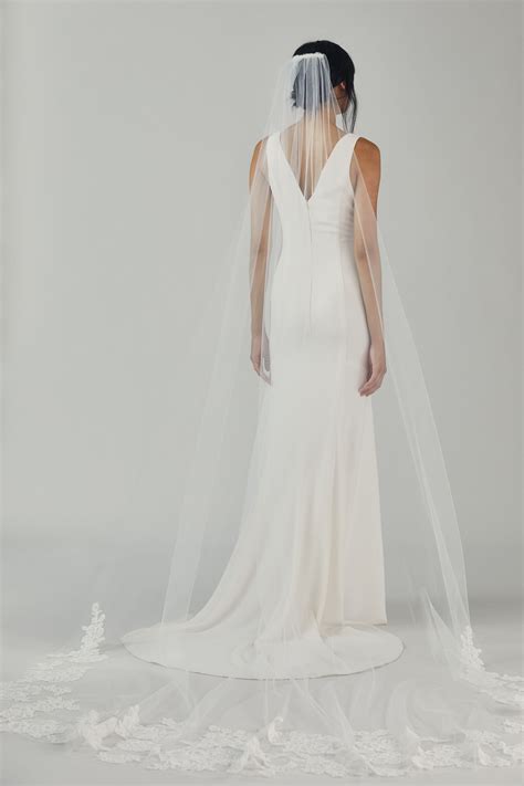 Cathedral length veil with rose lace r293u by nouvelle amsale – Artofit