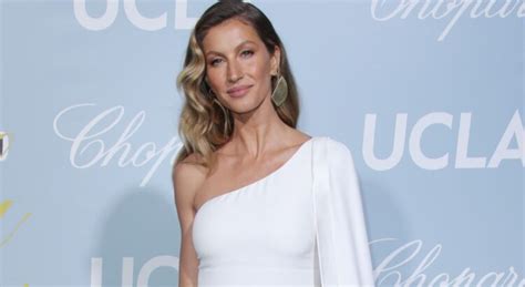 Gisele B Ndchen Ans Sauvage En Mini Bikini L Opard Elle Exhibe Son Corps Tout Bronz Et