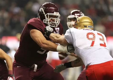 Setting The Record Most Reps In The NFL Combine Bench Press