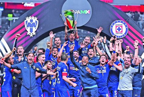 Campeon Cruz Azul 🏆🚂 Copa Mx 2018 Cruz Azul Trajes Tipicos De Mexico Cruz