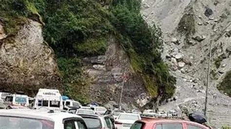 Badrinath Highway Closed Temporarily Due To Landslide Pilgrims Resume Yatra Hindustan Times