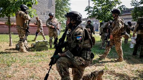 Flashpoint Ukraine Ukrainian Forces Take To The Streets To Counter