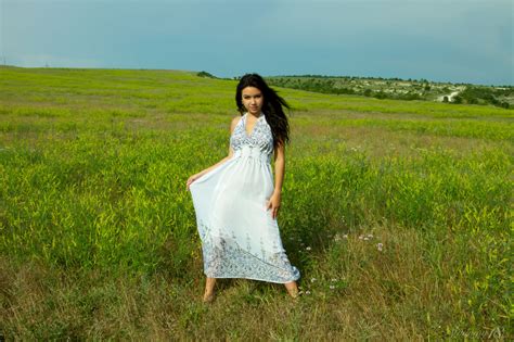 AMATEUR GIRL Stunning Cara