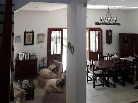 Casa Venta 8 años 4 ambientes 2 cocheras 175m2 Zona Centro Salta