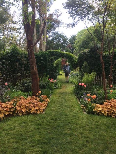 The Secret Garden In Rhode Island Youre Guaranteed To Love Rhode