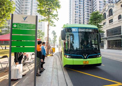 vinbus chinh thuc khai truong tuyen xe buyt dien tai ha noi