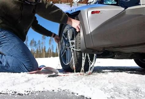 How to Put on Snow Chains on Tires for Safe Winter Driving