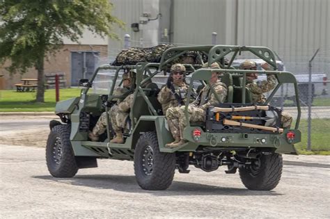 US Army Infantry Squad Vehicle (ISV) Airdrop Tested For Long-term ...