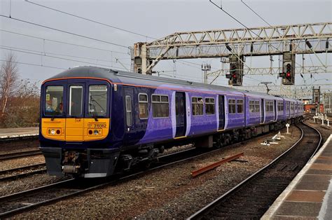 Class 319 In Northern Livery 319362 Arriving At Crewe Stat Flickr