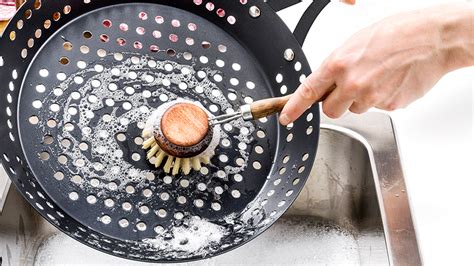 Carbon Steel Pan Care: How to Clean Carbon Steel Cookware