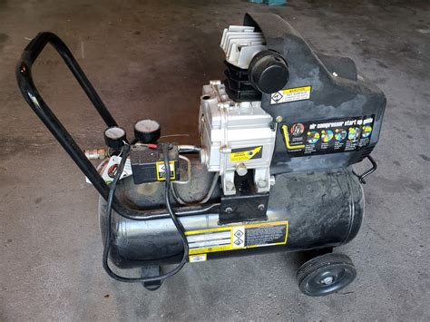 Central Pneumatic 8 Gal 125 PSI Air Compressor Works But Missing Oil