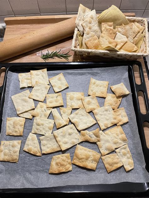 Crackers Senza Lievito Al Rosmarino E Semi Di Sesamo Valentina S Food