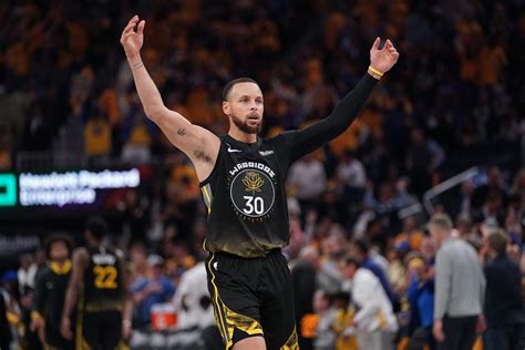 Stephen Curry, Warriors bounce back against Kings