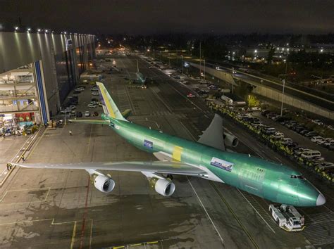 The last 747 rolls off Boeing's production line • The Register