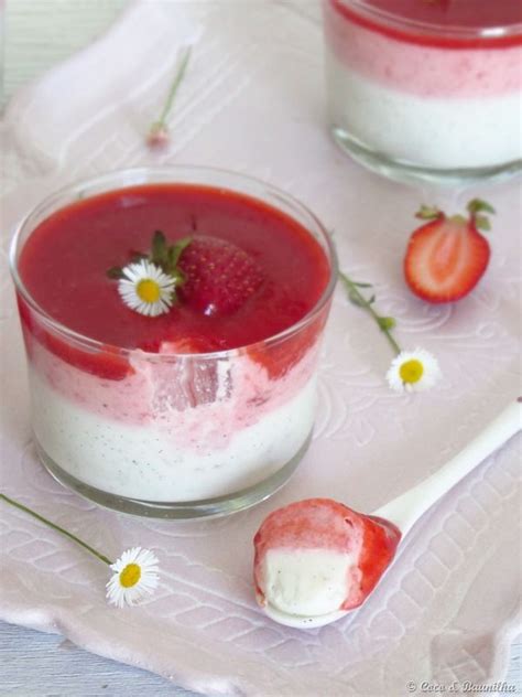 Panna Cotta De Iogurte E Baunilha Mousse De Morango Coco E