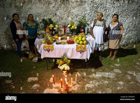 Tradiciones yucatecas fotografías e imágenes de alta resolución Alamy