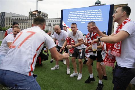 Nie Na Stadionie Poza Stref Kibica W Indyjskiej Knajpie Tak Polacy