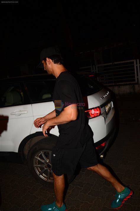 Sushant Singh Rajput Snapped At Bandra And Later At PVR On 9th Oct 2016