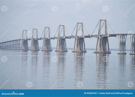 Puente Sobre El Lago De Maracaibo Stock Photo Image Of Sierra