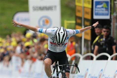 Sean Kelly Setzt Auf Tadej Pogacar Um Das Historische Doppel Aus Giro