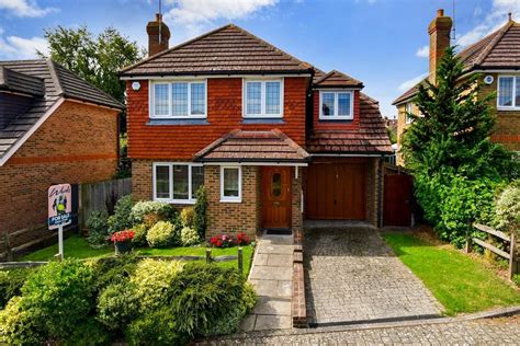 Ashurst Place Rainham Gillingham Kent 4 Bed Detached House £425 000