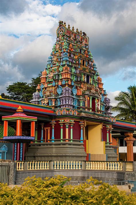 Sri Siva Subramaniya Hindu Temple Photograph by Michael Runkel