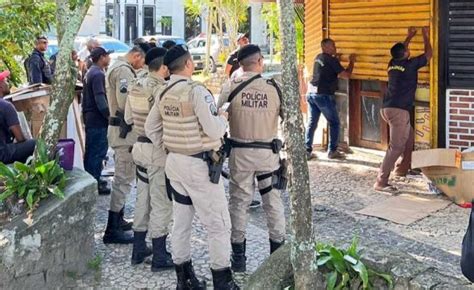 A O Conjunta Desocupa Quiosques Na Avenida Dois De Julho Para