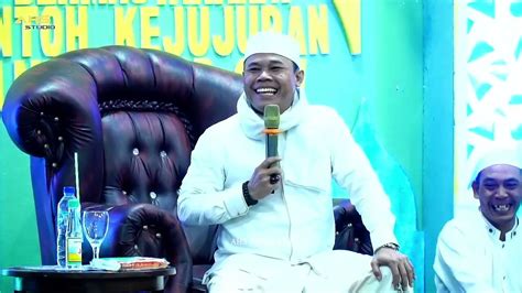 USTADZ AKRI PATRIO ORANG TUA DAN GURU SEBAGAI CONTOH TUNTUNAN