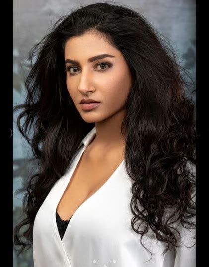 Anchor Vishnu Priya Looks Sizzling Hot In Her Latest Photoshoot Take A