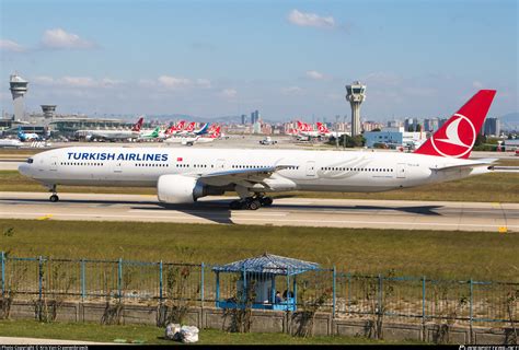 TC LJE Turkish Airlines Boeing 777 3F2ER Photo By Kris Van