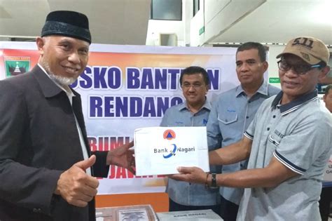 Peduli Cianjur Bank Nagari Serahkan Bantuan Kg Randang Nasabah