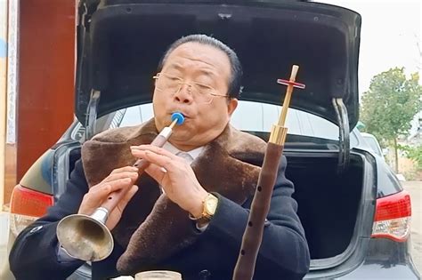 唢呐老艺人演奏《河南曲剧》，传统老调，会吹的人越来越少！ 凤凰网视频 凤凰网