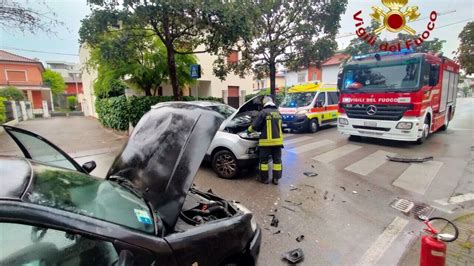 Incidente In Viale Libert Due Feriti