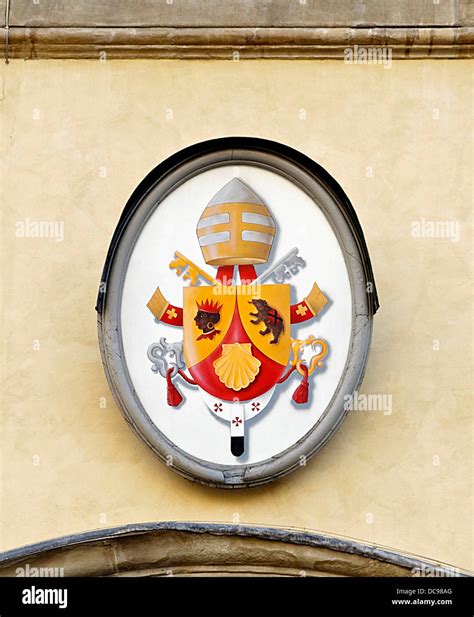 Pope coat of arms hi-res stock photography and images - Alamy