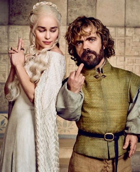 Emilia Clarke Peter Dinklage Juego De Tronos Juego De Tronos