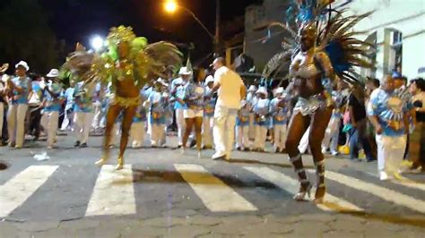 APRESENTAÇÃO DAS PASSISTAS DA ESCOLA DE SAMBA AZUL E BRANCO CARNAVAL