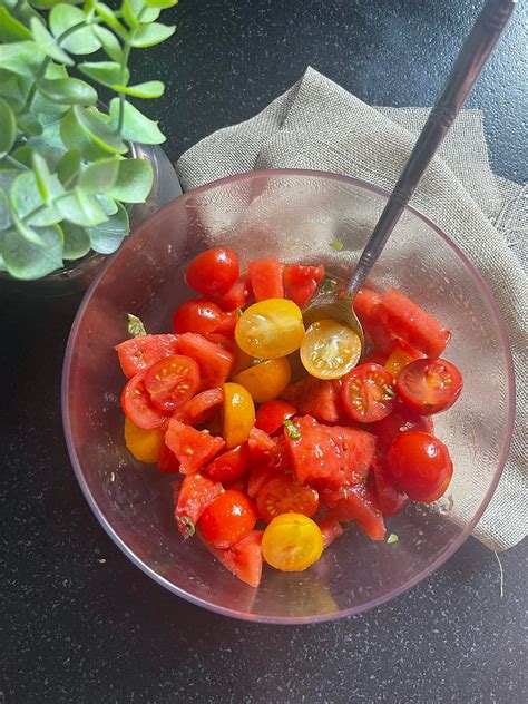 Salade De Tomate Cerise Et Past Que Une Recette Rafra Chissante Pour