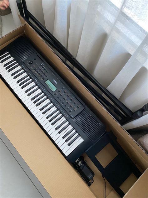 Yamaha Keyboard PSR-273, Hobbies & Toys, Music & Media, Musical Instruments on Carousell