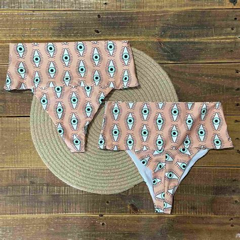 Biquíni Meia Taça Retrô Calcinha Hot Pants Faixa Olho Grego Resort