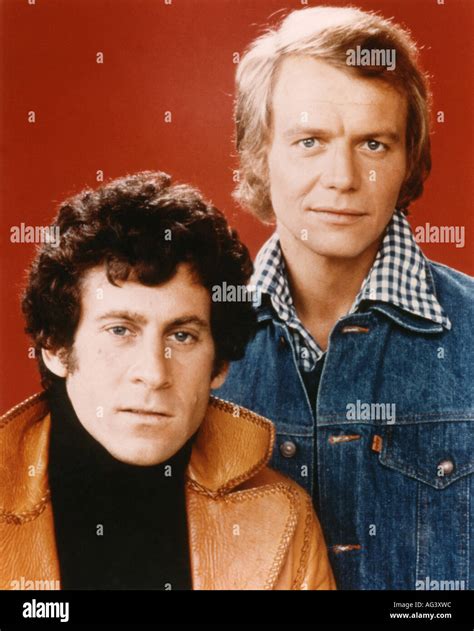 Starsky Et Hutch Séries Télévisées Américaines De 1975 à 1979 Avec Paul Michael Glaser à Gauche