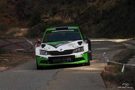 Victoria De Albert Orriols Y Pere Requena En El Rallye 2000 Viratges