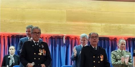 Medallas De Reconocimiento A La Labor De Dos Miembros De Protecci N