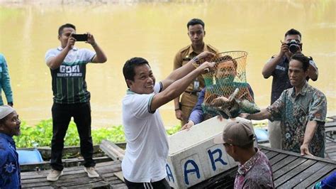 Ini Pesan Bupati Balangan Abdul Hadi Untuk Para Petani Ikan Di Desa